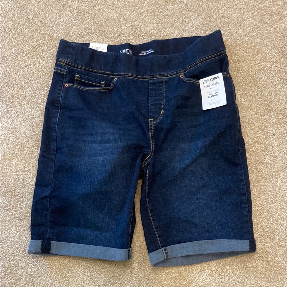 SOLD NWT Levi Strauss Blue Denim Bermudas WITH TUMMY CONTROL